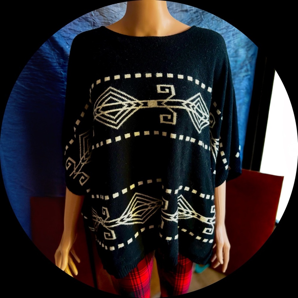 Black & White Tribal Knit Poncho / Sweater Wrap – Size Small/Medium
